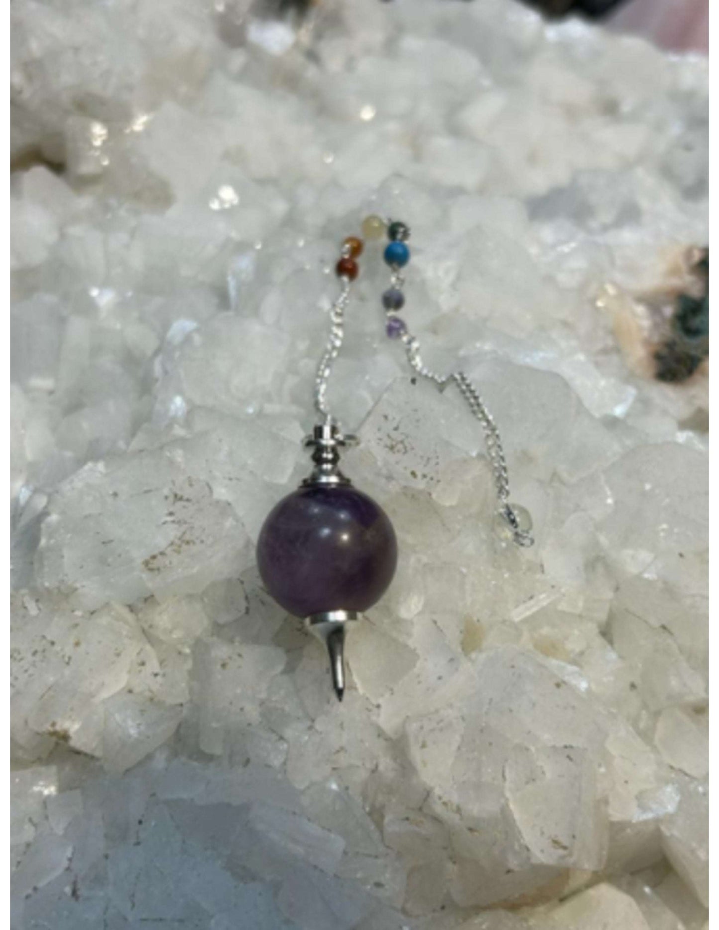 Image for pendel-met-ronde-amethist-en-een-ketting-met-7-kleine-chakras-edelstenen-met-gratis-buideltje-pendelen-spiritueel-nr31_3.jpg