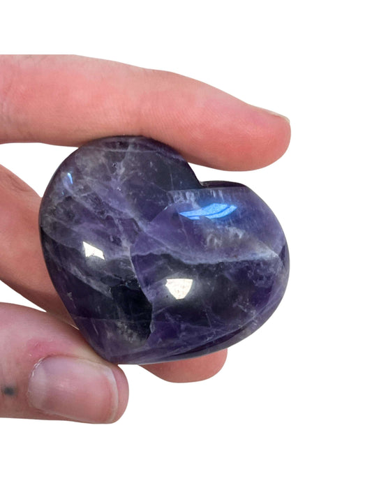 Amethist in huis: zo gebruik je de paarse steen voor sfeer en energie